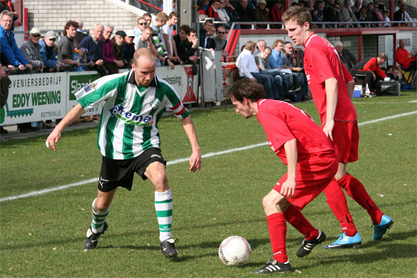 Harkemase Boys - SC Genemuiden (Foto Helmich Lubberts).